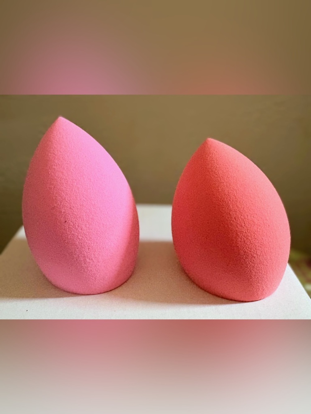 Juicy Couture Hot Pink Makeup Bag w/2 Pink Beauty Sponges & 4 Lip Glosses - Picture 7 of 7